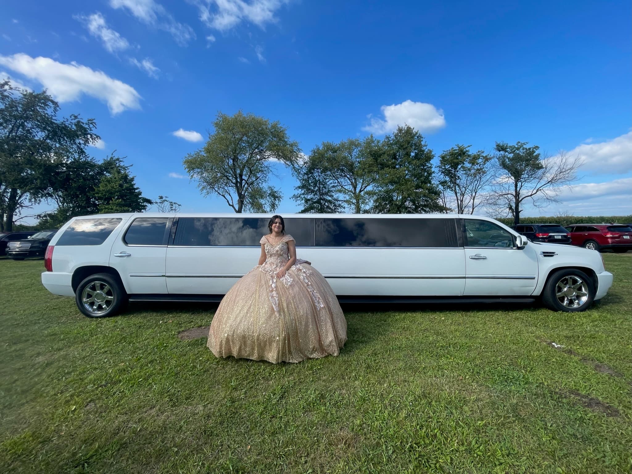 Cadillac Escalade stretch limo for prom and quinceañera events